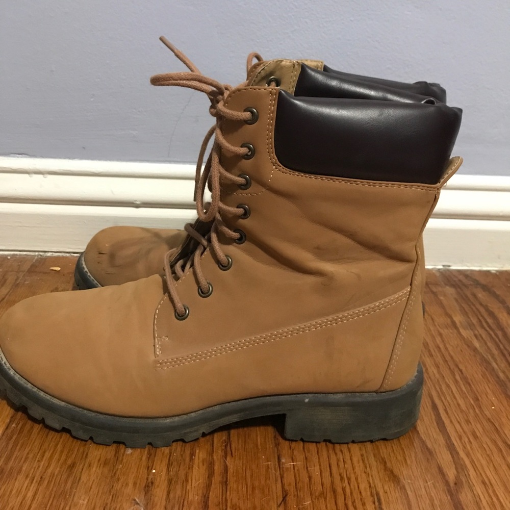 Boots - Picture 4 of 5