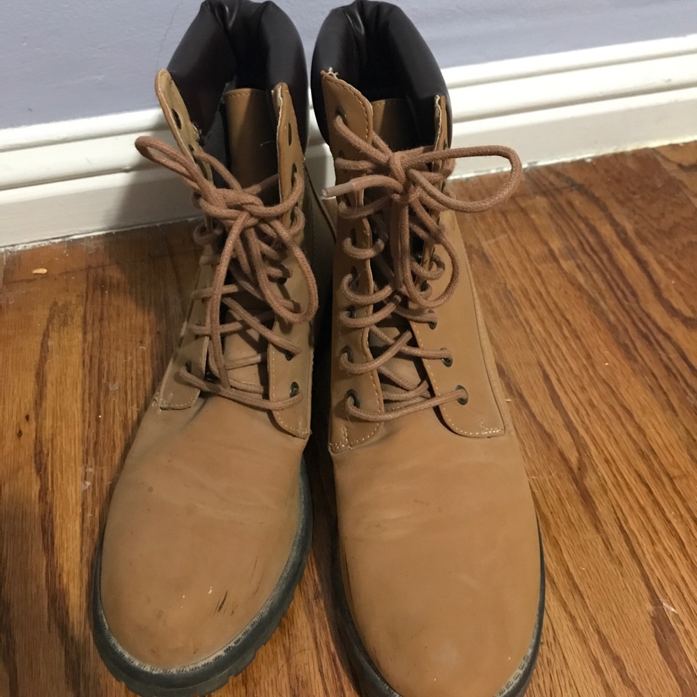 Boots - Picture 5 of 5
