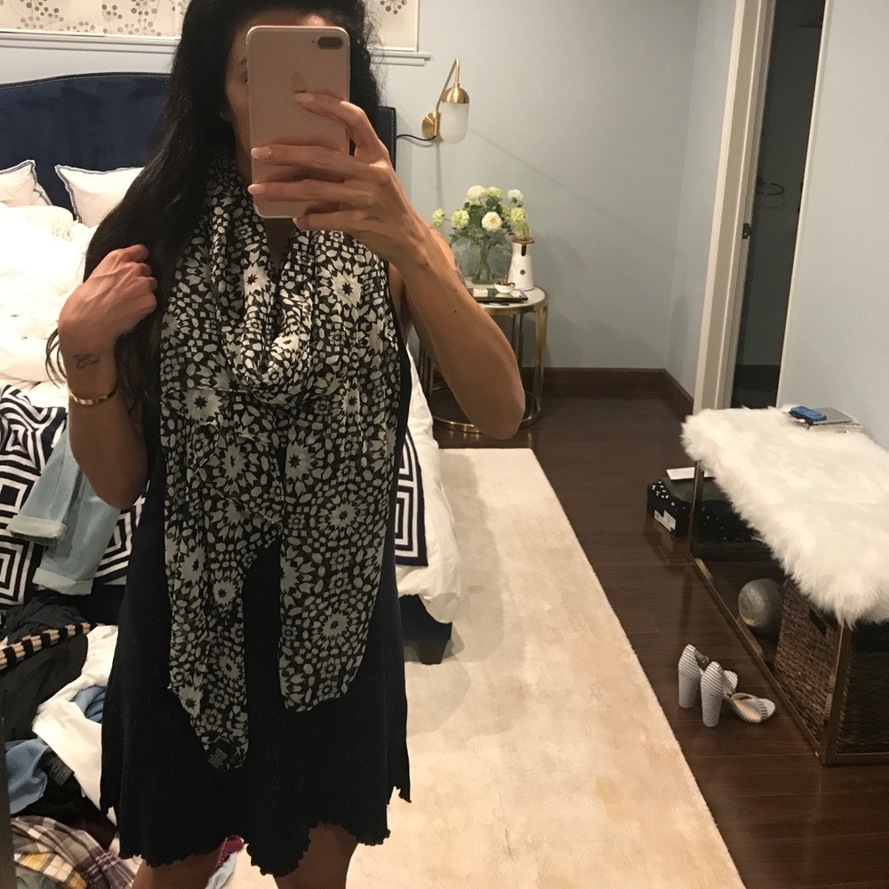 Black & White geometric scarf