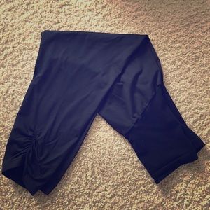 Motherhood Maternity Cropped Leggings