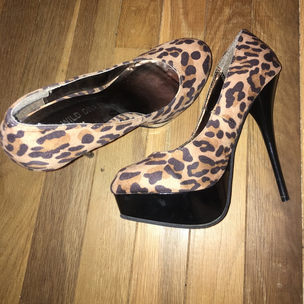 Cheetah-print heels size7