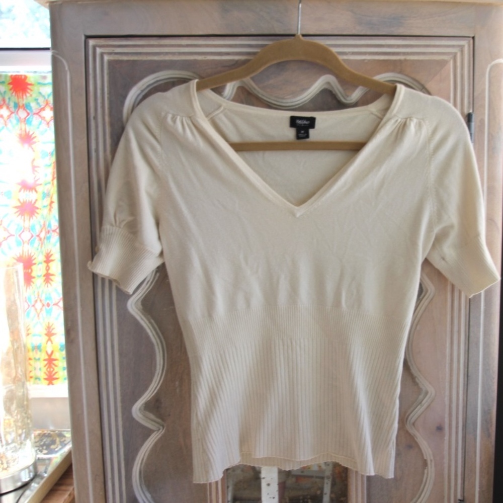 Cream V-Neck Knit Top