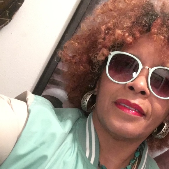 Jewelry - Picture 3 of 3