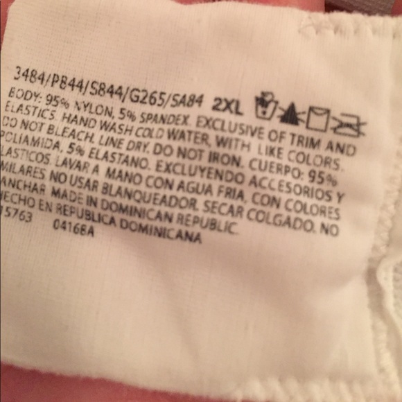 Sports bras - Picture 2 of 8