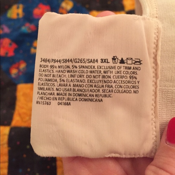 Sports bras - Picture 7 of 8