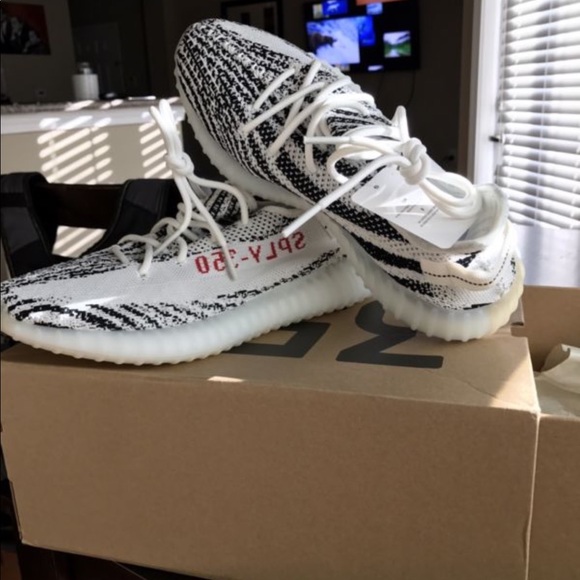 Yeezy boost 350 v2 main image 5