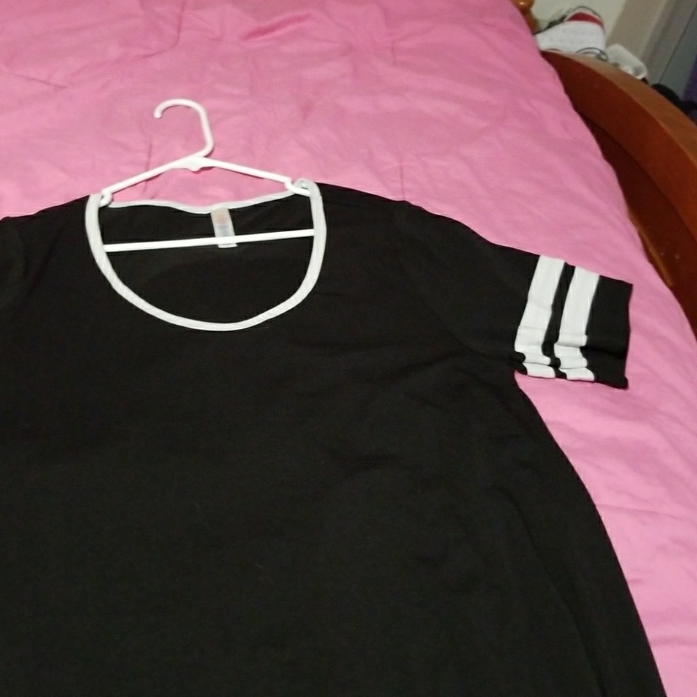 Lularoe perfect T