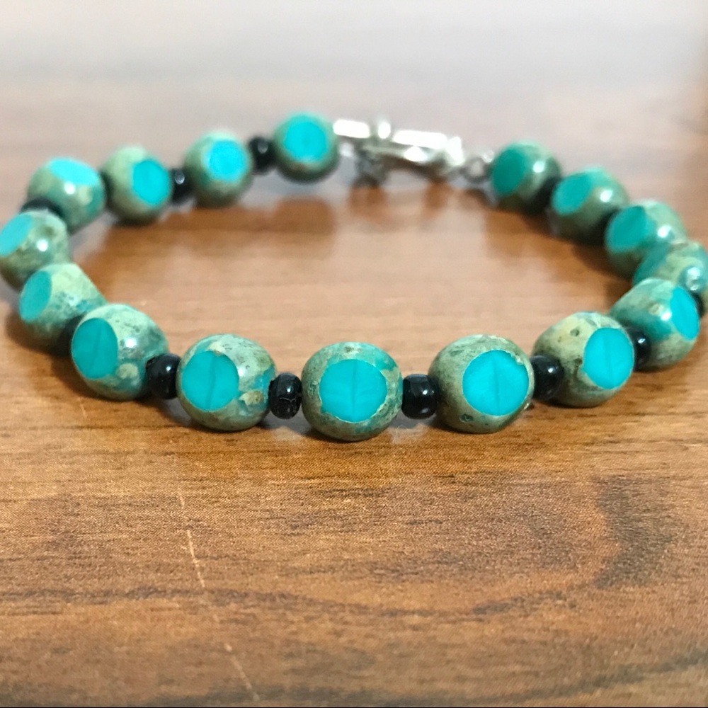 Turquoise and black beads bracelet