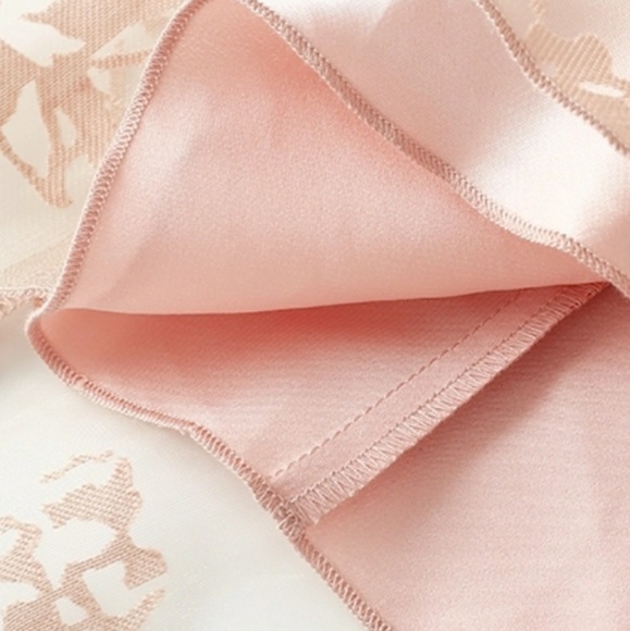deleting today!~ The DAISY Pink Off Shoulder Dress - Picture 4 of 5