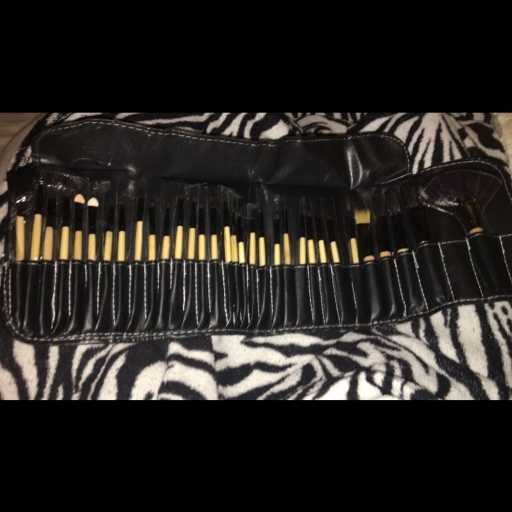 32pc Makeup Brush Set
