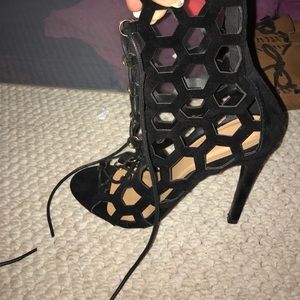 Black honey comb heels