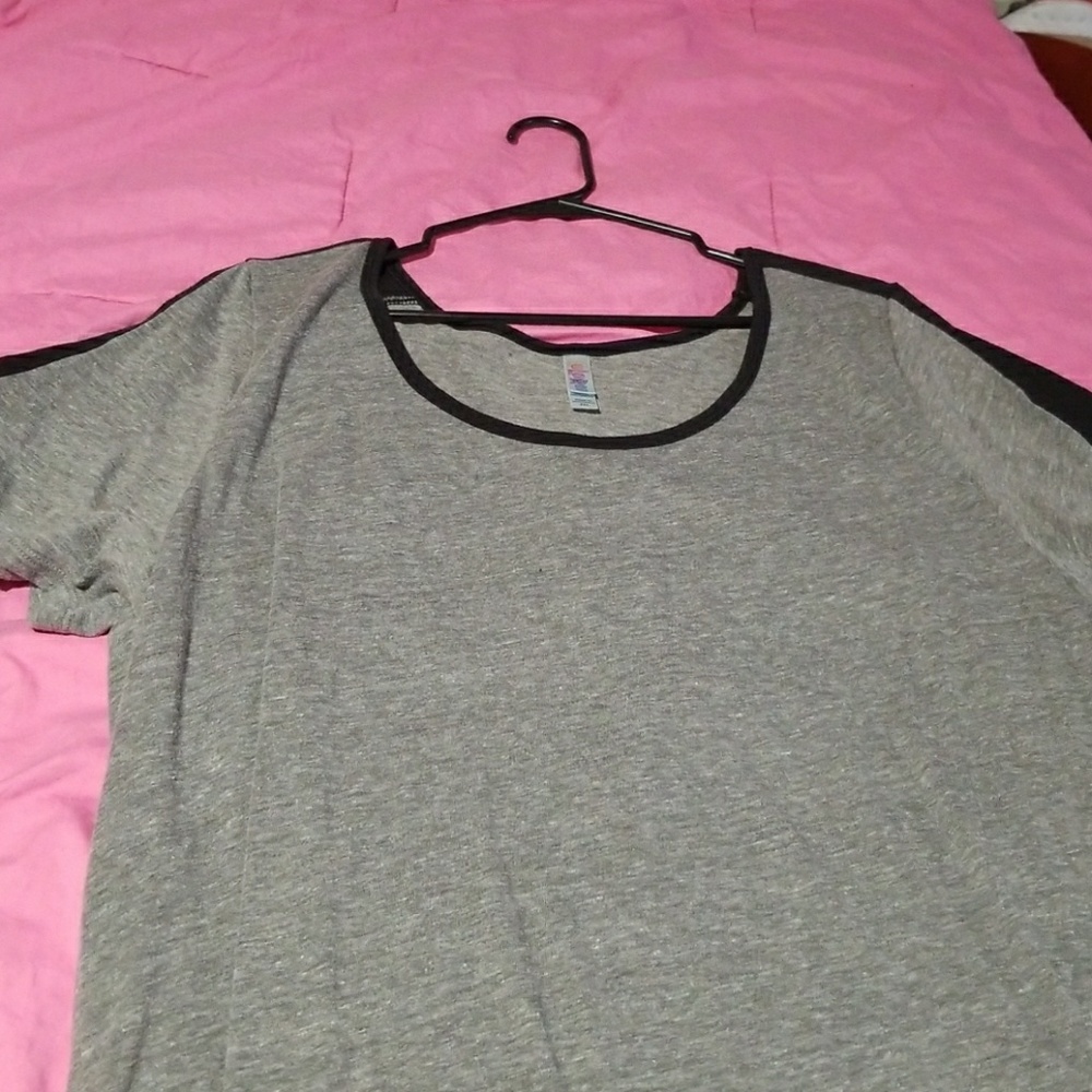 Lula roe classic T