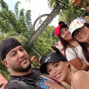 Meet your Posher, Cinthia