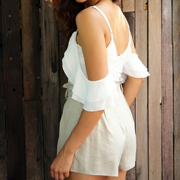 FIRM! Deleting today 🆕 Ruffle Off Shoulder Romper - Picture 3 of 5