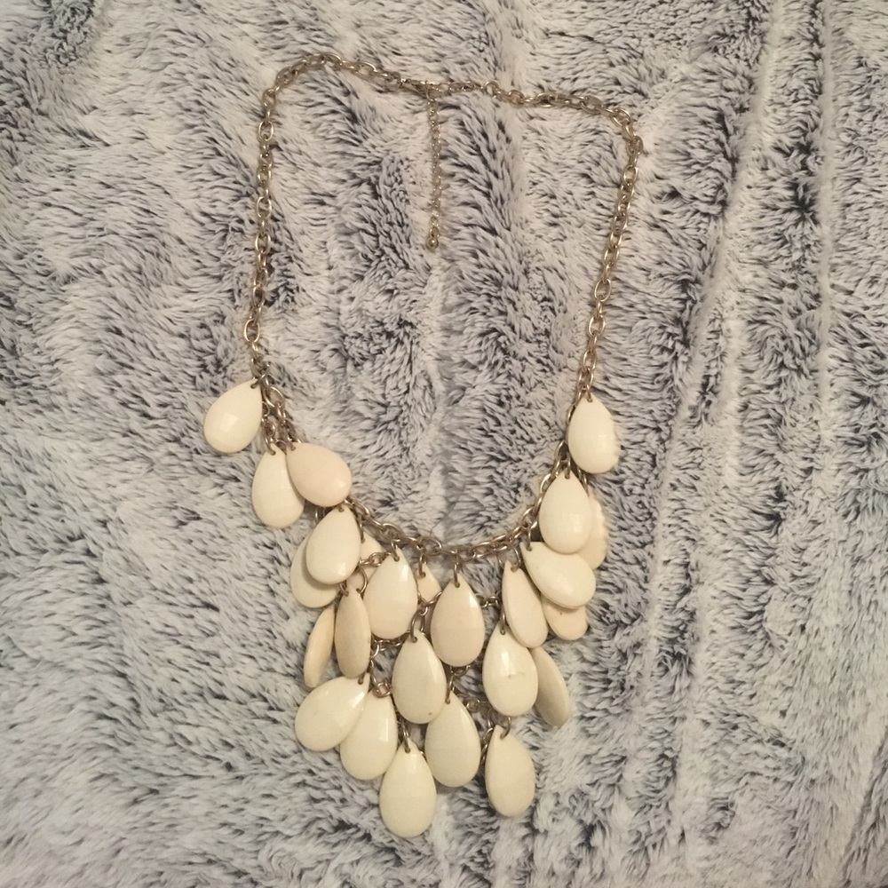 Statement necklace