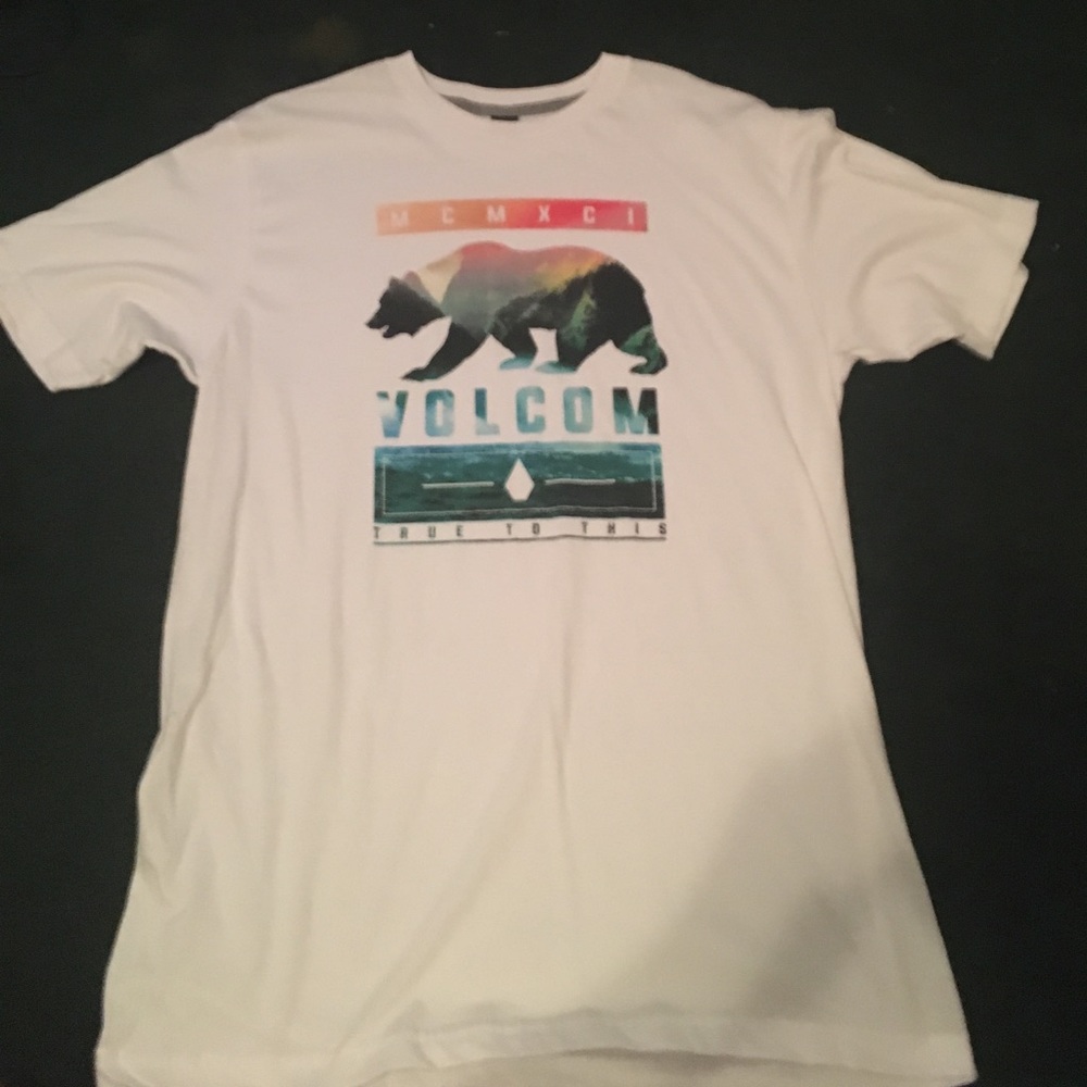 Volcom t shirt