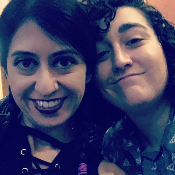 Meet your Posher, Danielle - Picture 2 of 2