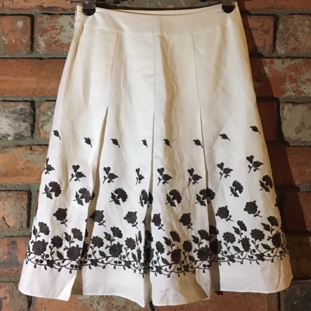 ANN TAYLOR Ivory Pleated Skirt Brown Embroidered 0