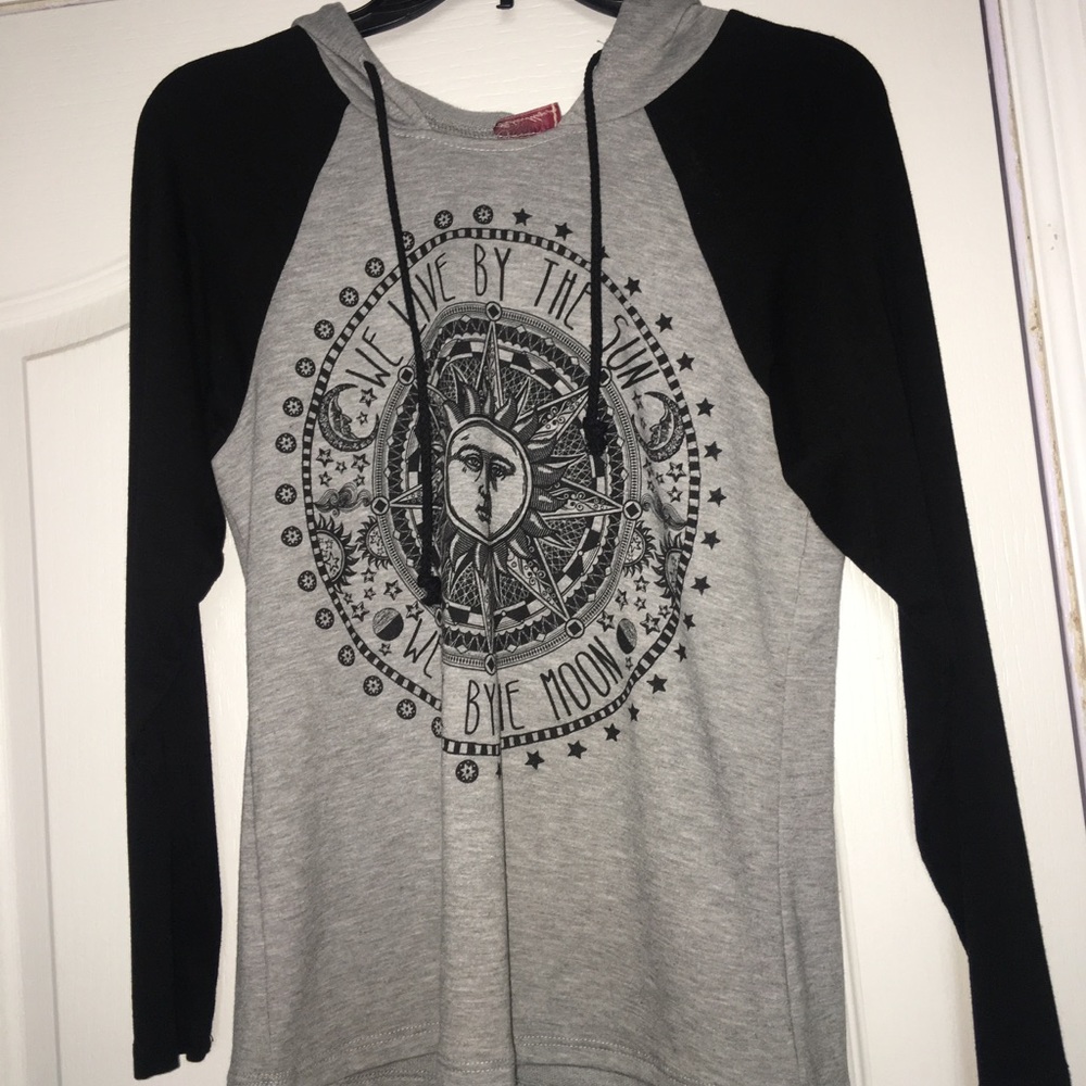 Long sleeve with hood