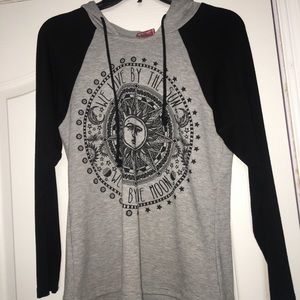 Long sleeve with hood