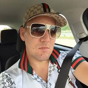 Meet your Posher, Raydel