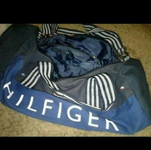 Tommy hilfiger duffle bag