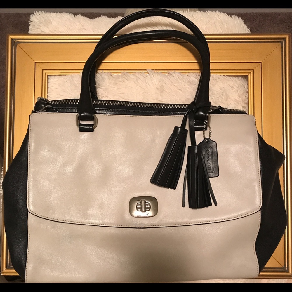 💗Coach Legacy Lg Harper Satchel. You'll love it💗