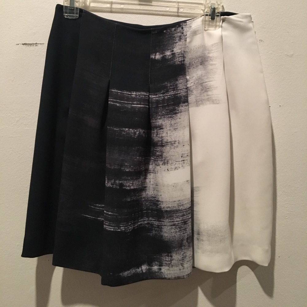 NWT Vince skirt size 4, brand new