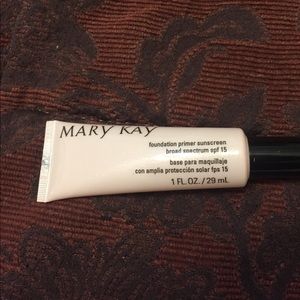 Sold——-New Mary Kay Foundation Primer