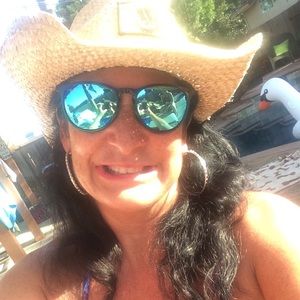 Meet your Posher, Teresa