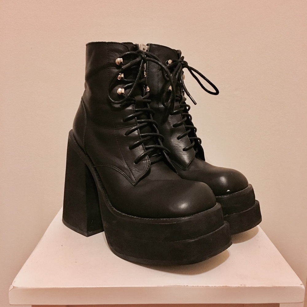 [ UNIF brat boot ]