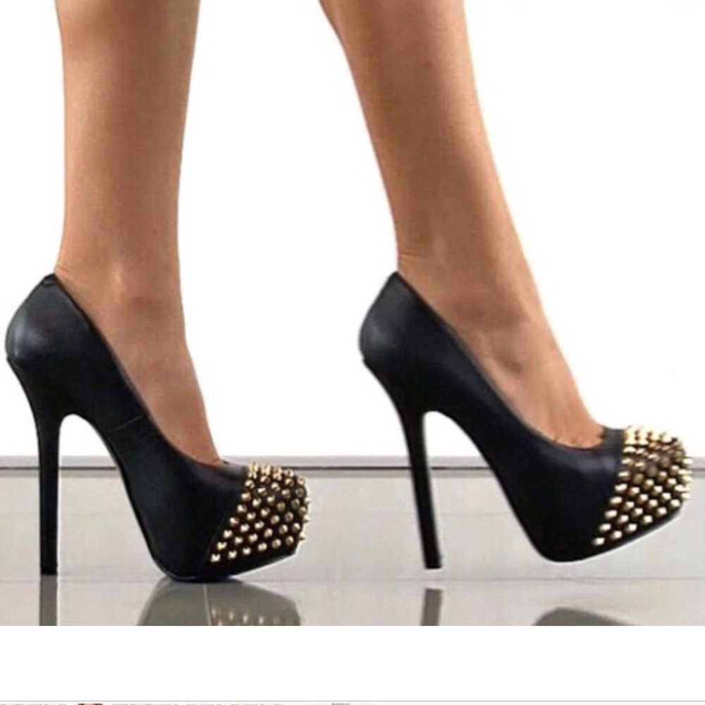 Steve Madden Bolddd Black Stud Heels
