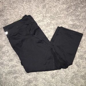 Black workout capris