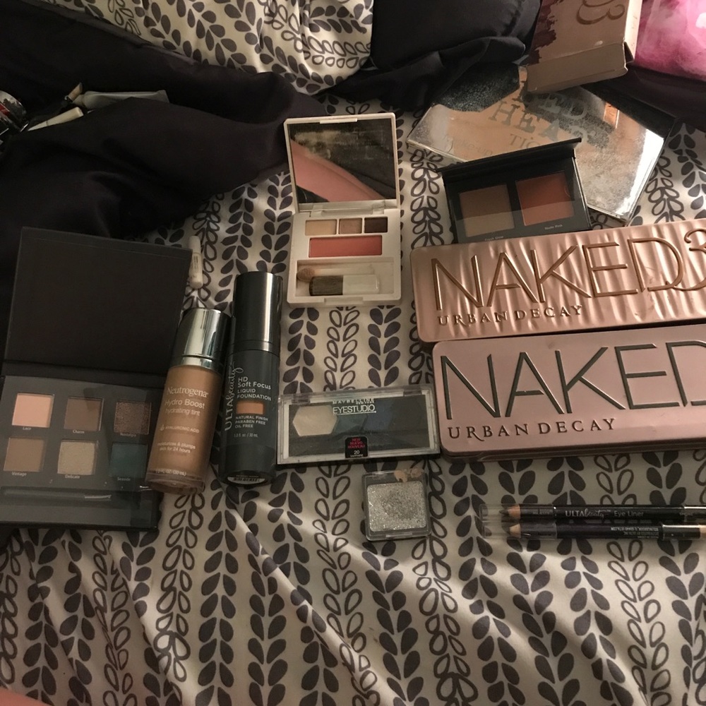 Make up bundle