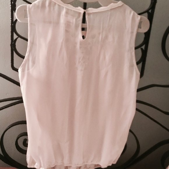 M. L. L. P. SLEEVELESS BLOUSE W EMBELLISHMENTS. - Picture 4 of 8
