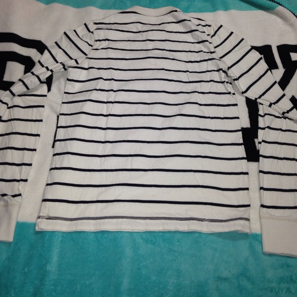 Hollister💙 - Picture 2 of 3