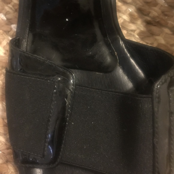 Donald J Pliner Black Leather Wedge Sandals - Picture 2 of 8