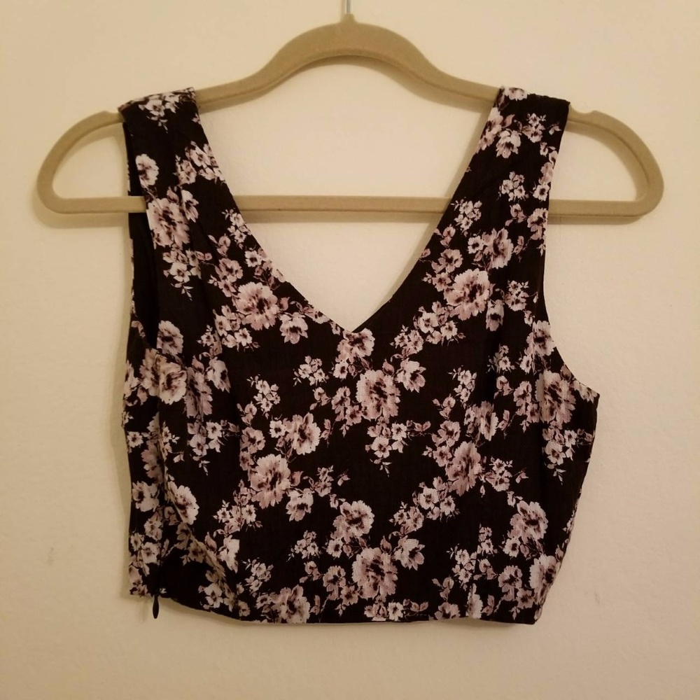 V-Neck Zip Up Crop Top