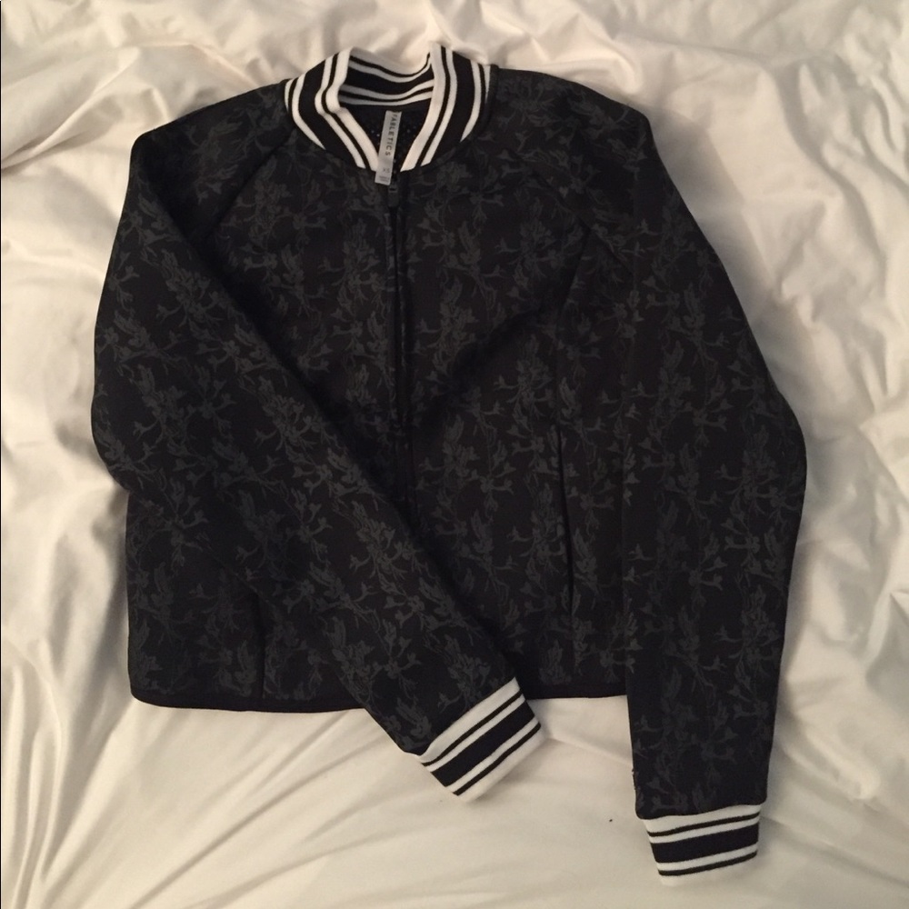 Active Mesh Workout Jacket