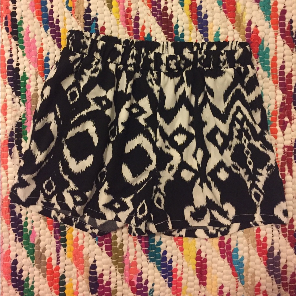 Print shorts