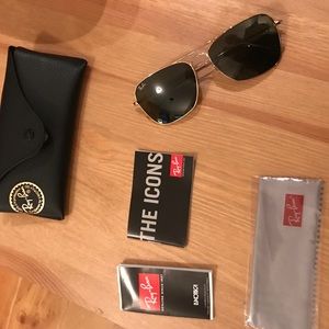 Authentic  Ray-Ban Caravan Sunglasses - Brand New