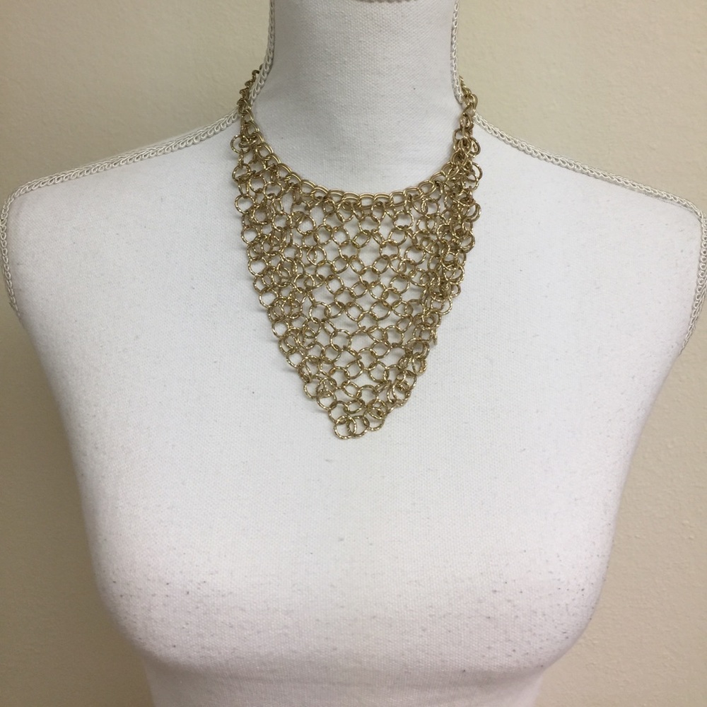 Guess NWOT gold chain link necklace