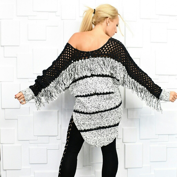 LAST 1 SLOANE ROUGE FRINGED SWEATER - Picture 4 of 4