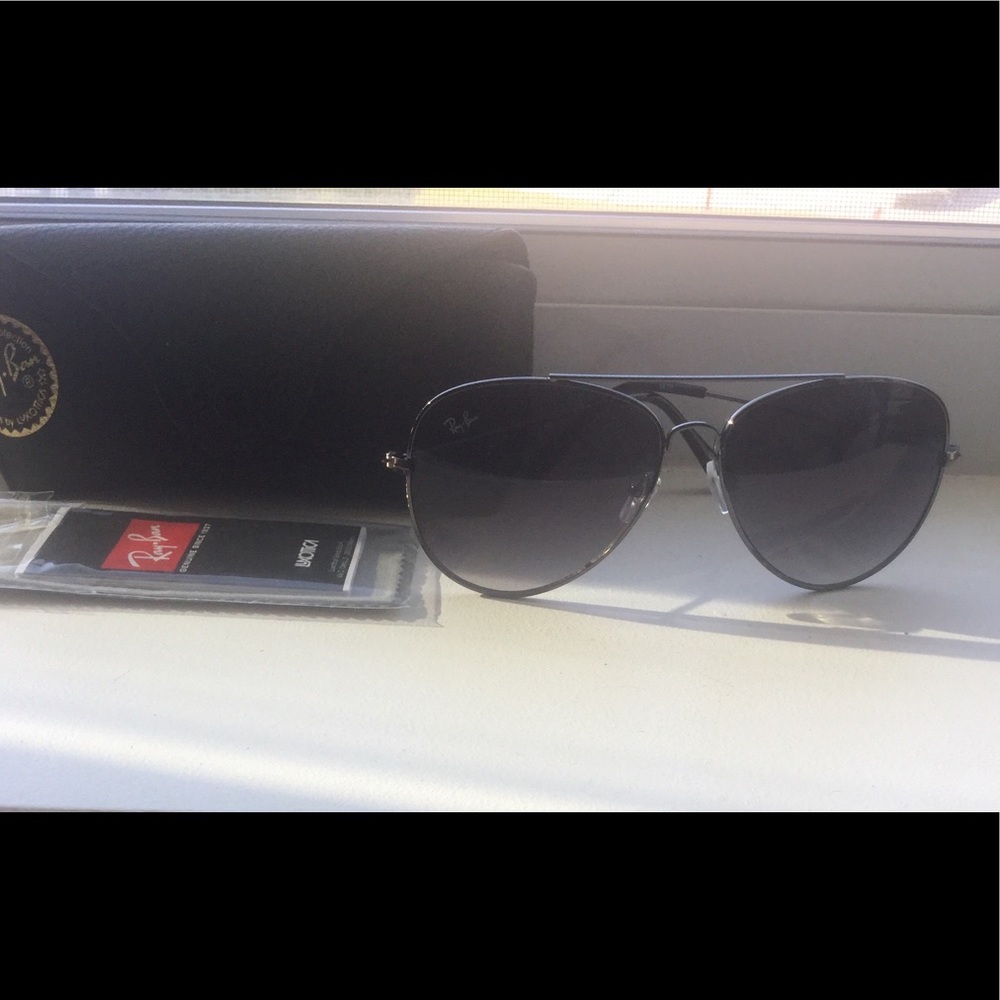 Ray Ban Black Silver aviator sunglasses for Men
