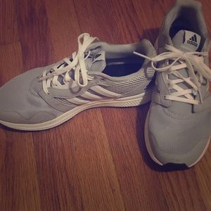 Adidas Bounce sneakers