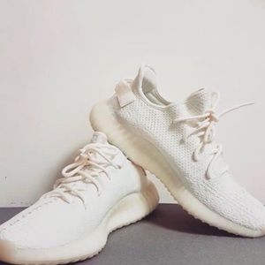 Yeezy Cream⚪️