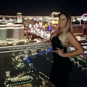 Meet your Posher, Caitlin