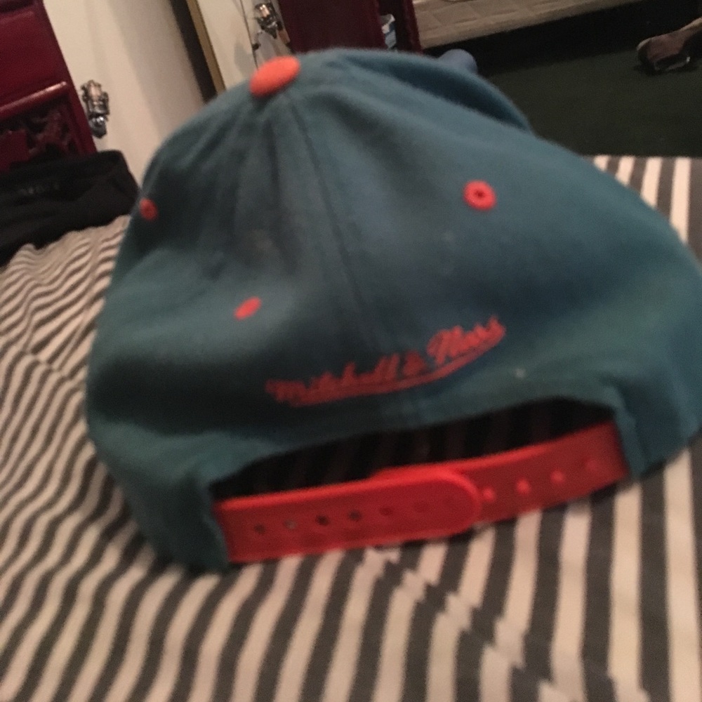 Football hat - Picture 2 of 3