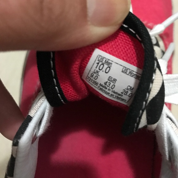 Vans - Picture 4 of 5