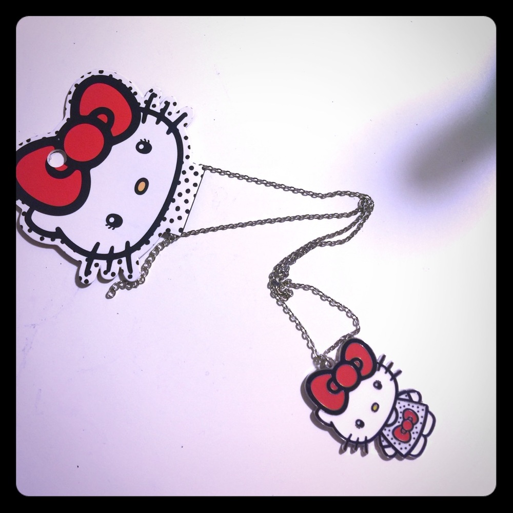 Hello kitty long pendant necklace